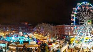 Marché de Noël de Dunkerque avec ses chalets illuminés, décorations féeriques et ambiance festive sur la place Jean-Bart